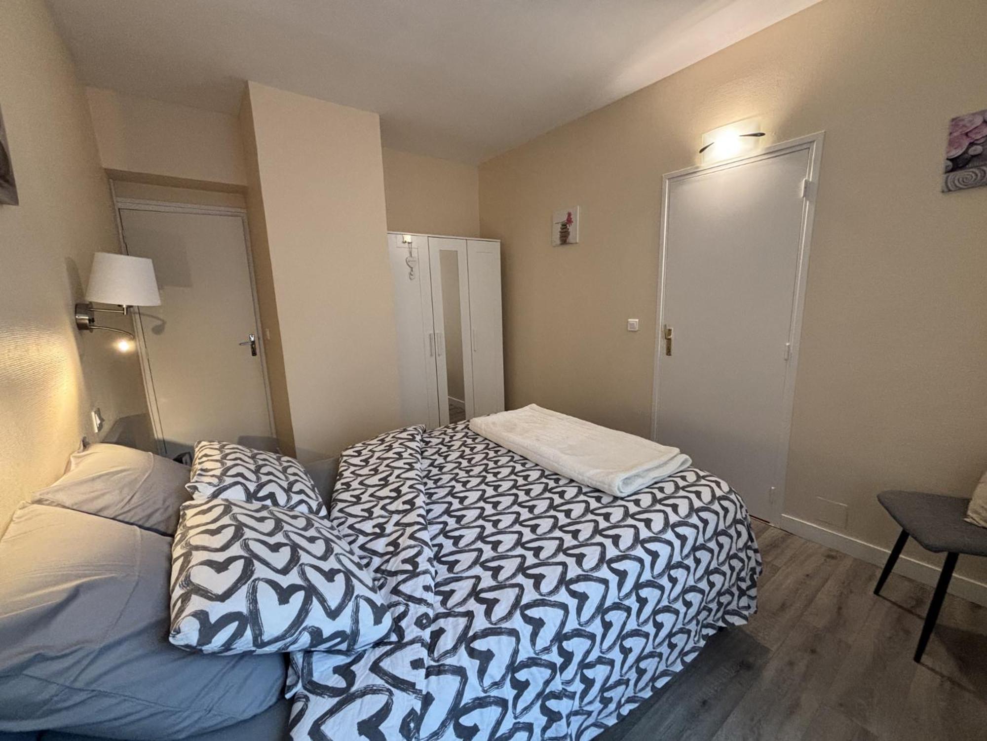 Le Puy De Dome - 1 Chambre - Clim Chatel-Guyon Exterior photo